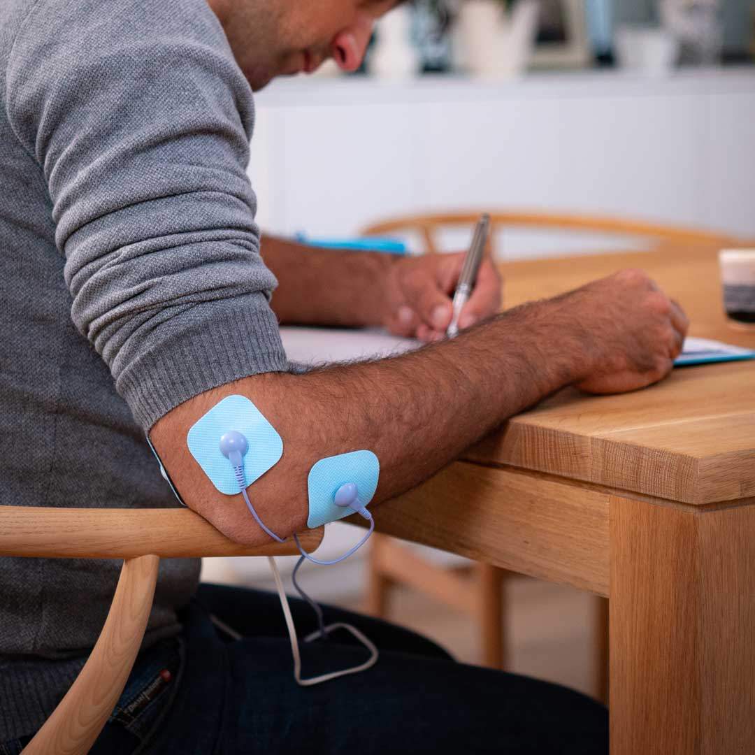 L'électrostimulation permet de soulager le golf elbow.