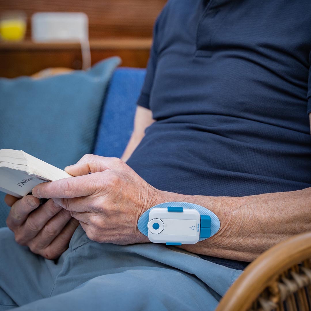 En cas d’arthrose au poignet, un traitement générique est disponible dans l’application Bluetens afin de soulager les douleurs ressenties lors de la mobilisation du poignet.