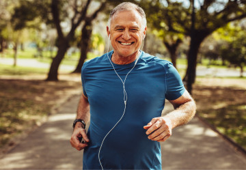 Courir plus vite après 50 ans : ce qu’il faut savoir sur vos performances sportives